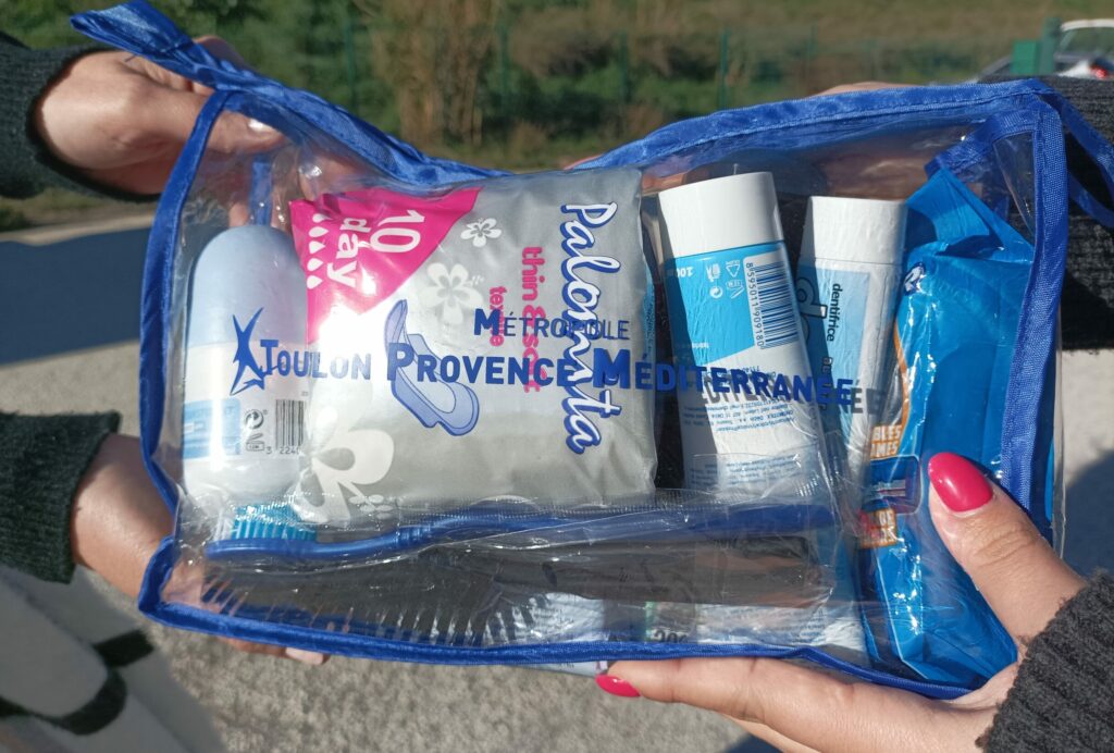 kits d'hygiène pour sans-abri