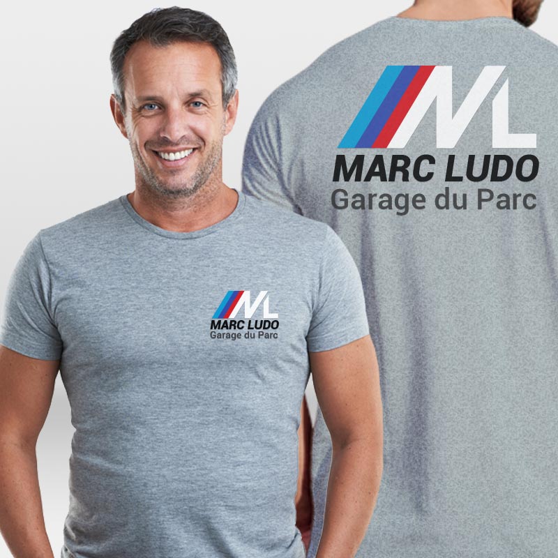 Artisan masculin avec t-shirt personnalisé au nom de son entreprise imprimé en couleurs