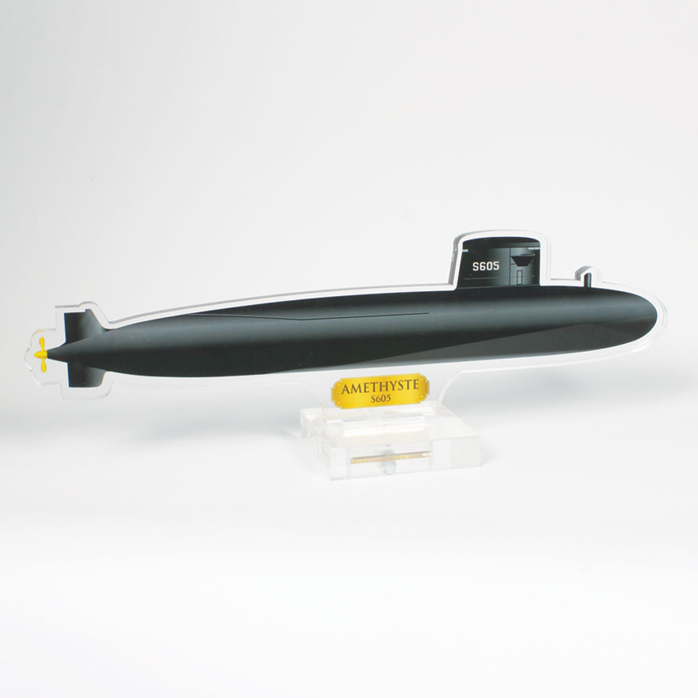Trophée personnalisable en plexiglass en forme de sous-marin