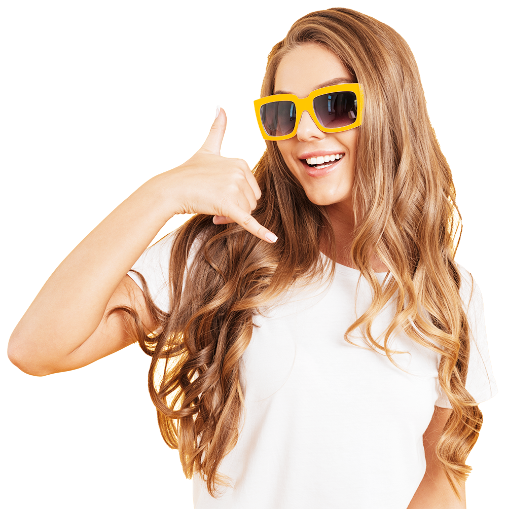 Contactez votre imprimeur dullac Femme faisant le signe téléphonique avec sa main Imprimerie Dullac MArquage véhicule Toulon